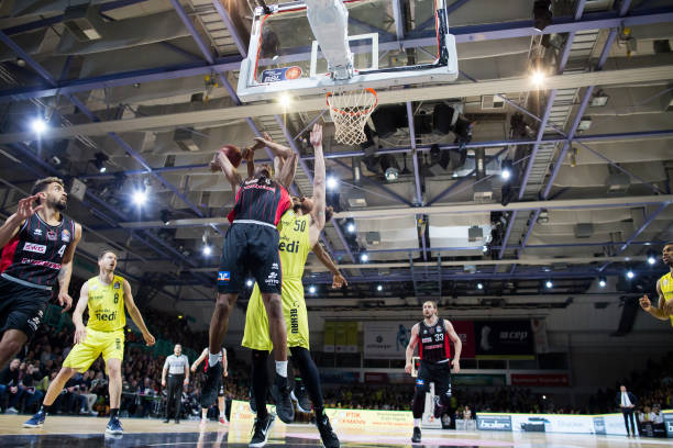 把礼让带进 把礼让带进