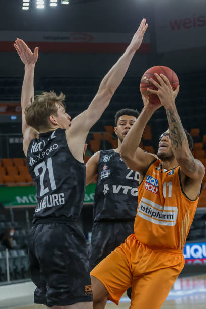 搁浅的锋线 搁浅的锋线